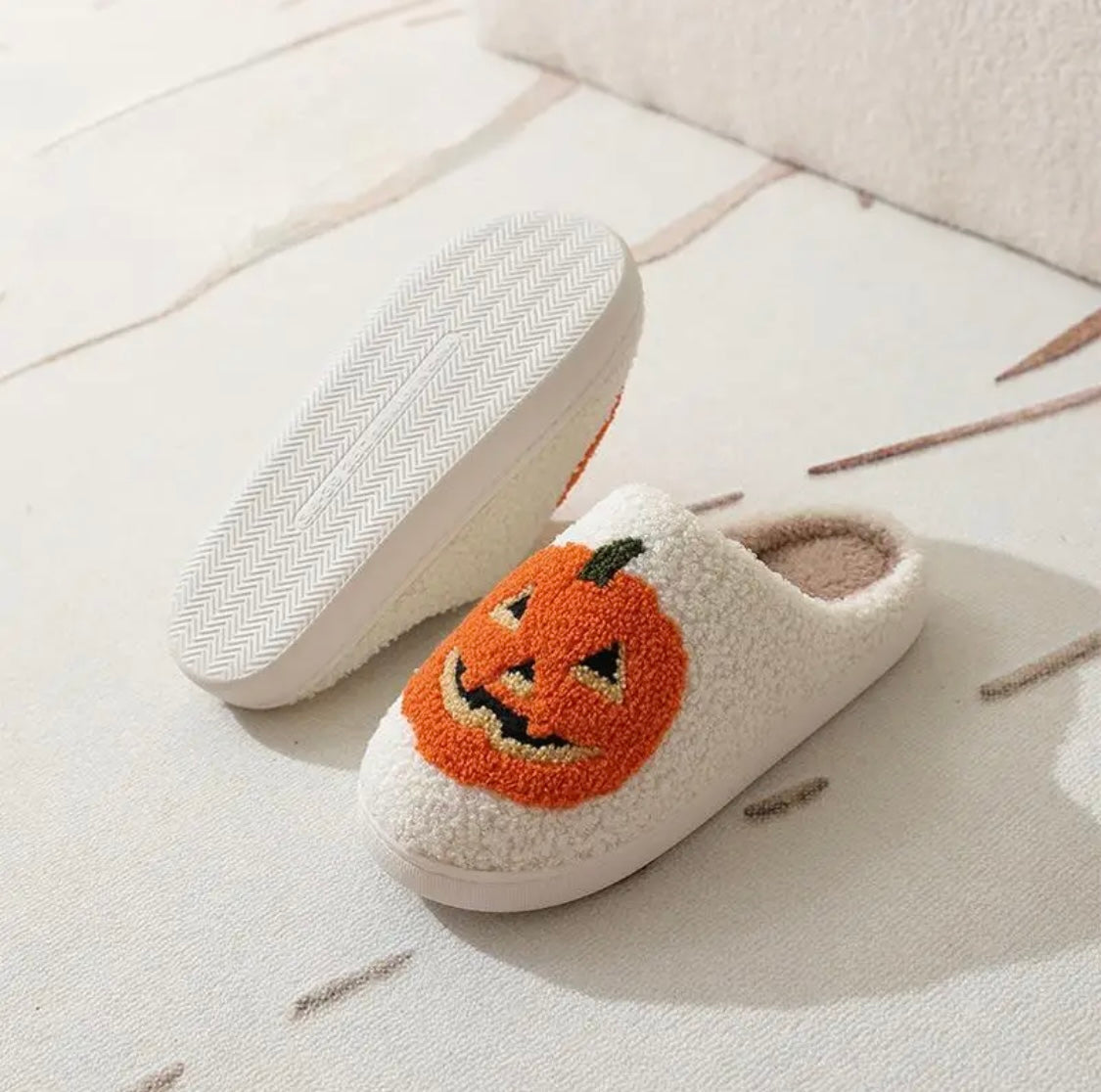 SPOOKY PUMPKIN Slippers