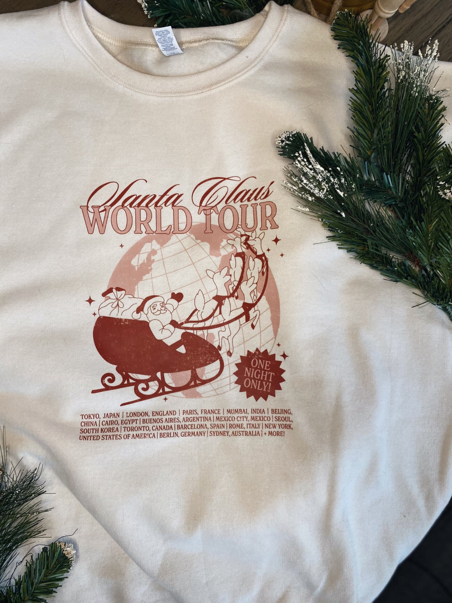 SANTA CLAUS WORLD TOUR Crew