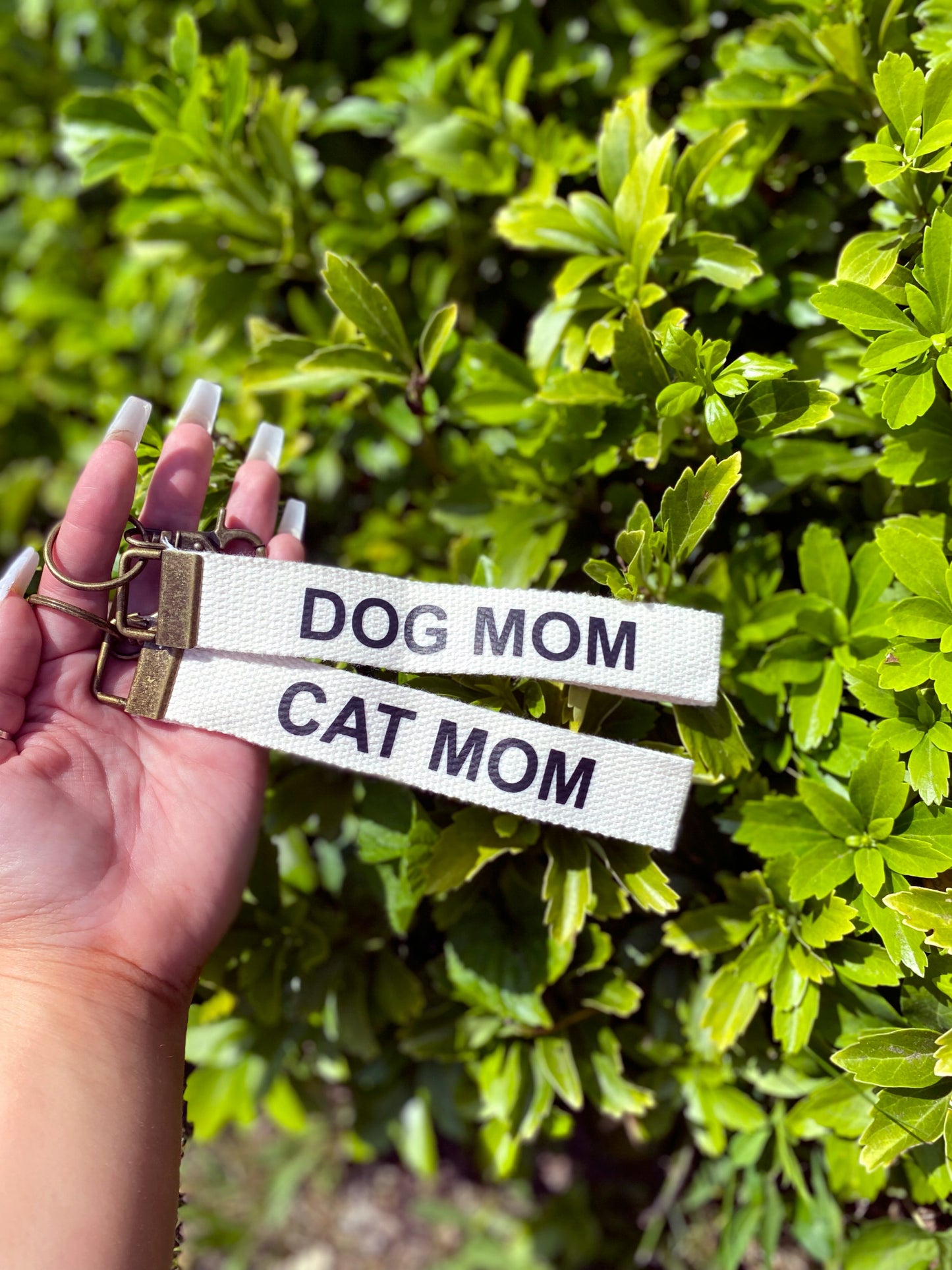 DOG MOM Wristlet