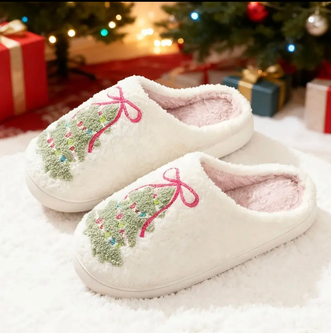 CHRISTMAS WITH A BOW Slippers