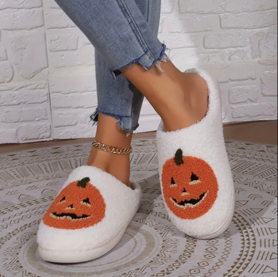 SPOOKY PUMPKIN Slippers