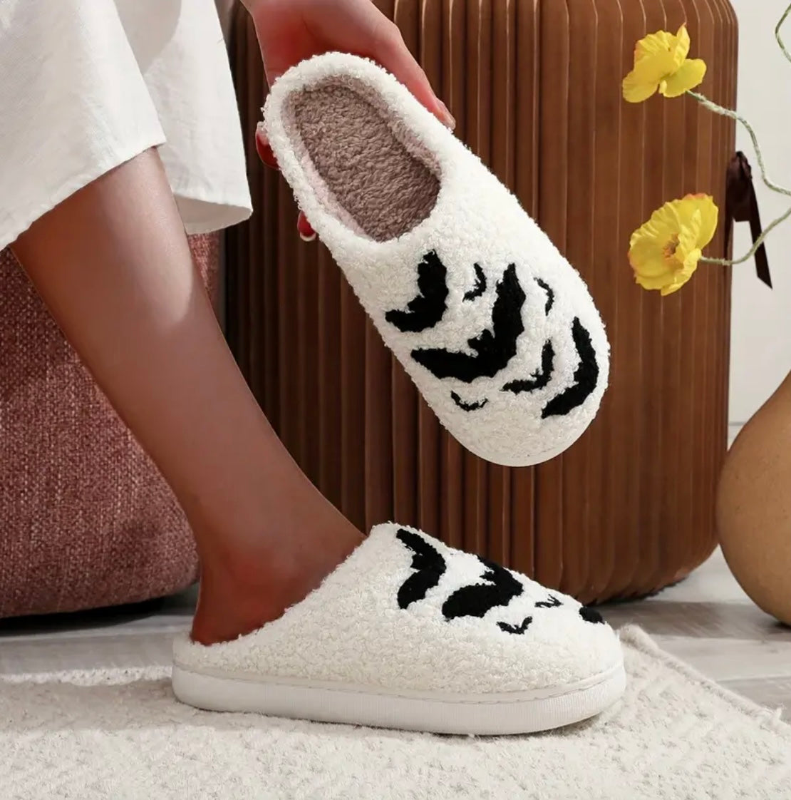 LET’S HANG Slippers